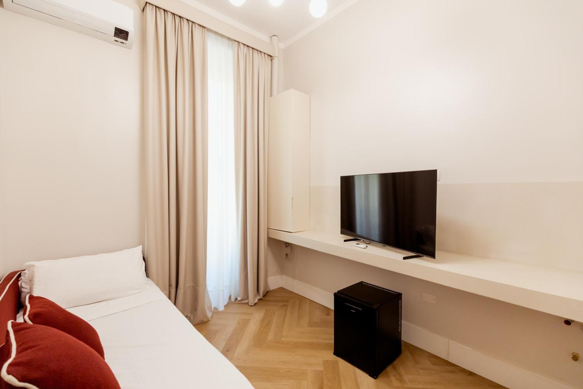 Residenza Umberto I Hotel Napoli Bagian luar foto